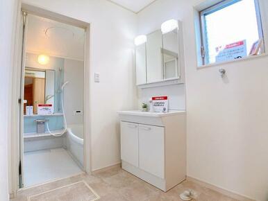 脱衣室　クリーニング済みで、気持ちよくお使いいただけます