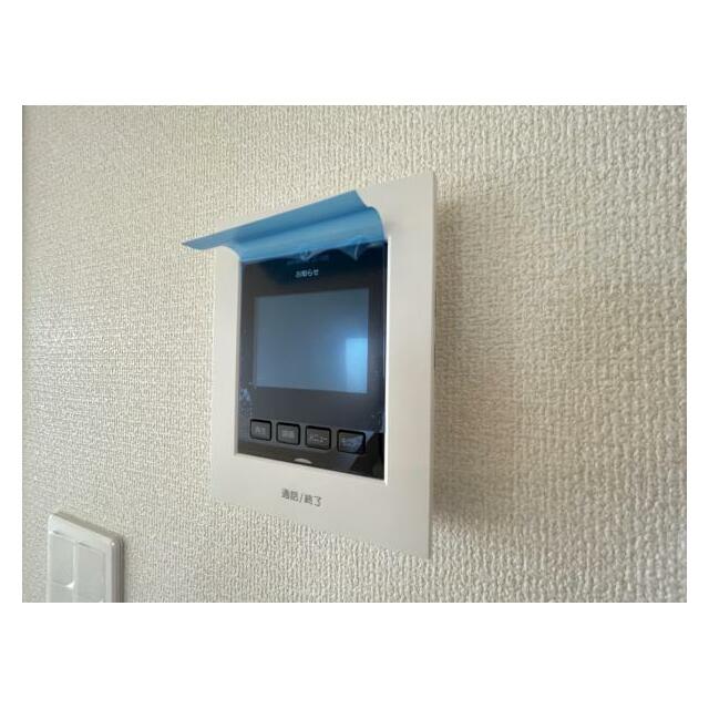 訪問者がひと目でわかるモニター付きインターホンを標準装備。お子さまのお留守番にも安心です