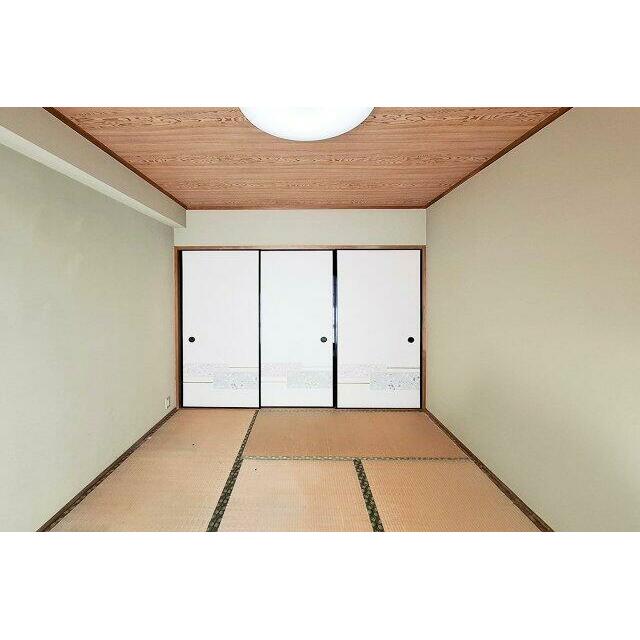 和室（照明器具撤去予定）