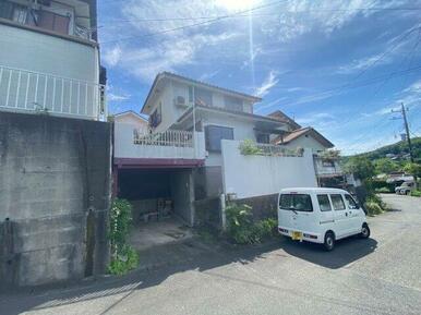 屋根付きの駐車場ありで貴方の大切な愛車も汚れません