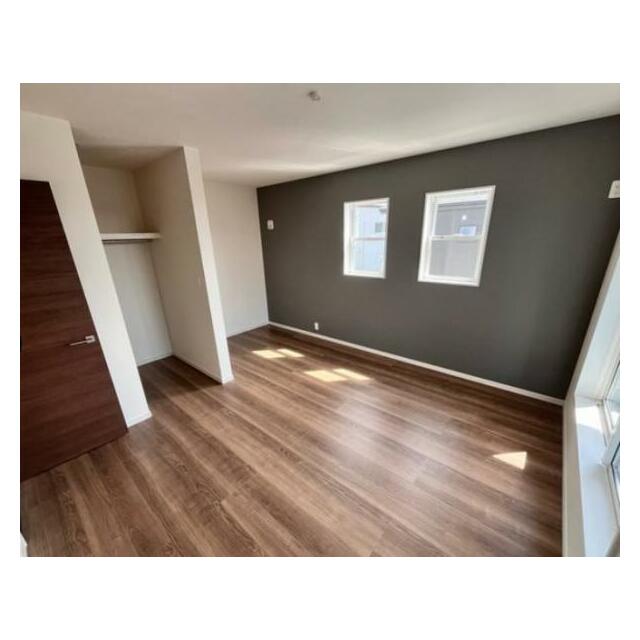 2階8.5畳の洋室です WICもあります