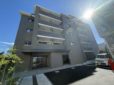 2025年1月築の築浅分譲マンションです。