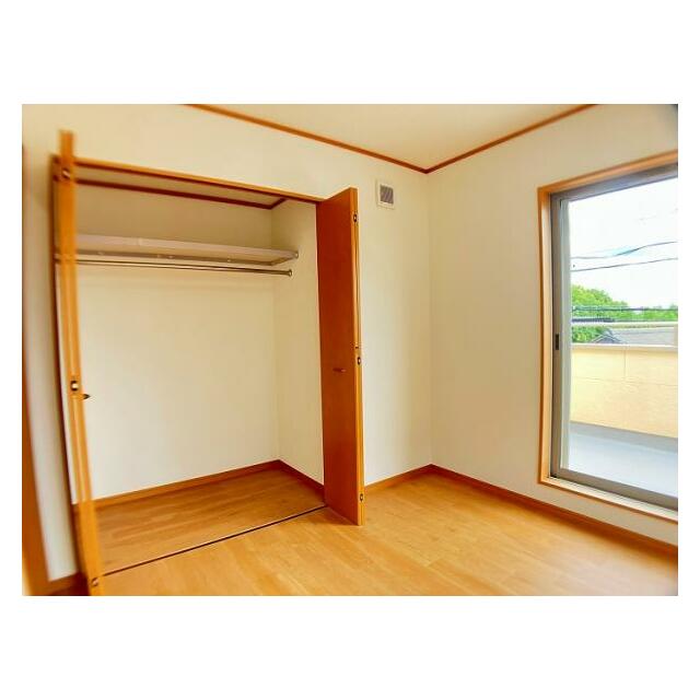 「洋室」6帖・収納付きの洋室です。