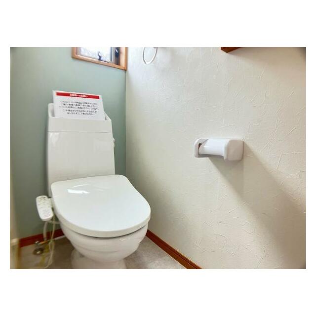 「トイレ」2階　新品交換済みです。