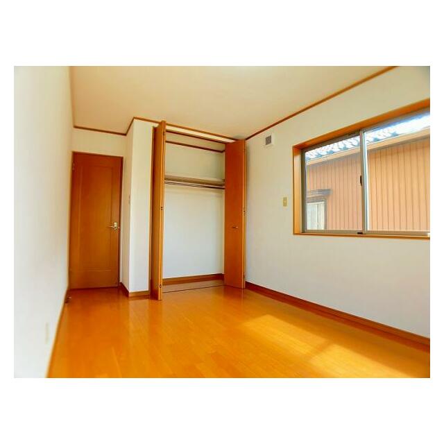 「洋室」約6帖・収納・ロフト付きの洋室です。