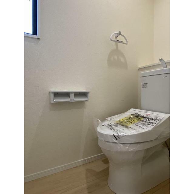 2階にもトイレがあるので都度1階へ降りる必要がなくて便利♪