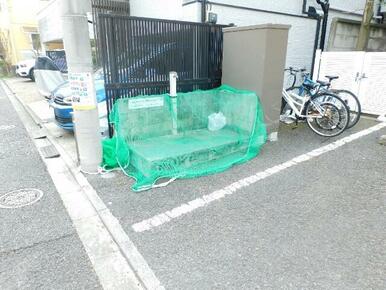 敷地内ごみ置き場