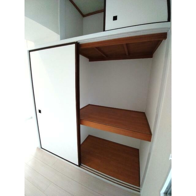 6.7帖洋室の収納