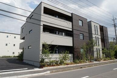 共用玄関にオートロック搭載