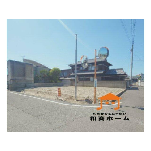 ⑦号棟 車中心生活を支える駐車場スペースは３台以上で、家族それぞれの行動範囲がグッと広がります。