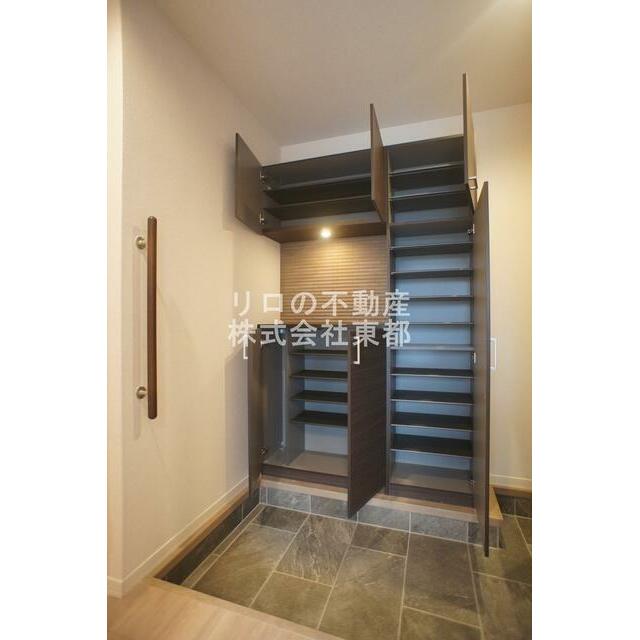 下駄箱付なので、玄関はいつでもスッキリ片付きますね☆