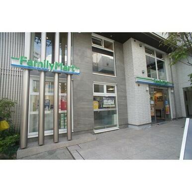 ファミリーマート 神宮前五丁目南