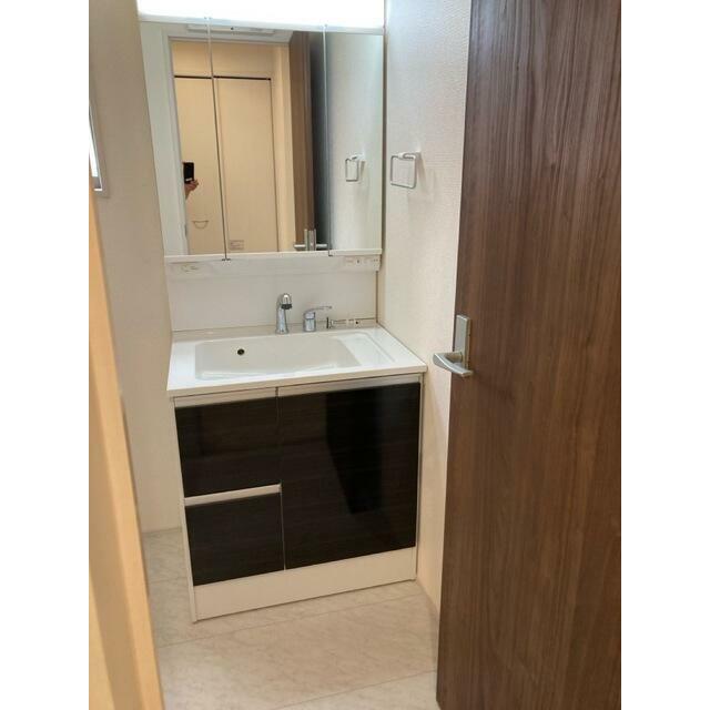 お化粧やヘアセットが楽しくなる洗面スペース（1号棟）