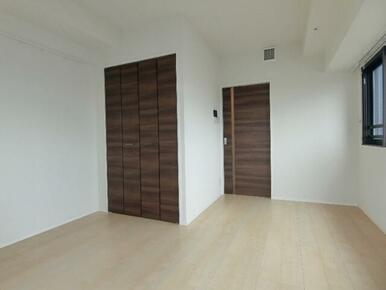 ※同じ間取りの別室の画像です