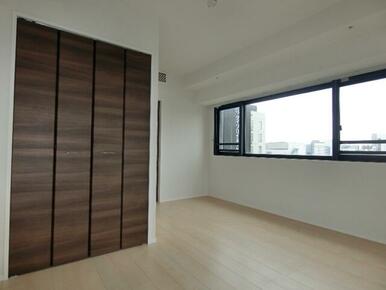 ※同じ間取りの別室の画像です