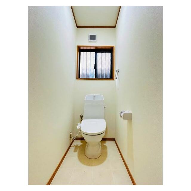 「トイレ」トイレは新品交換を行っております。
