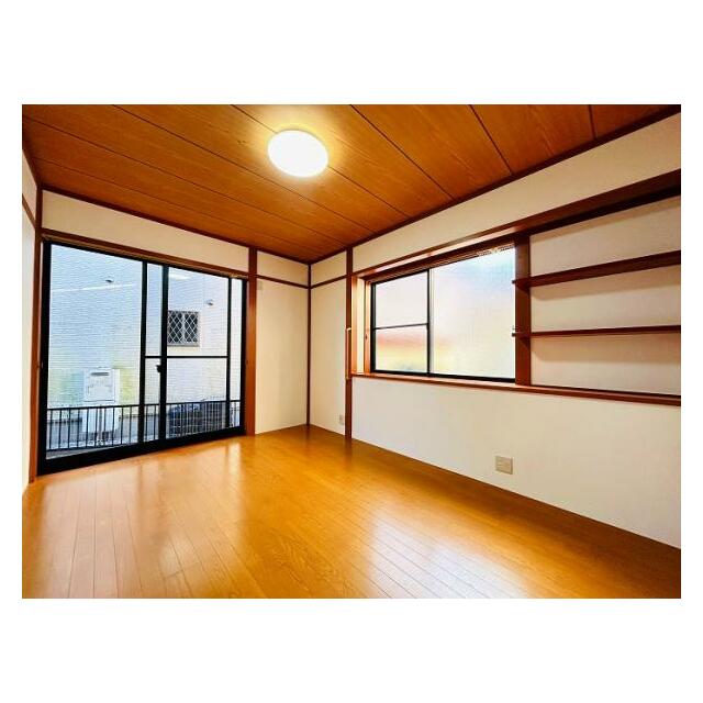 「1階西側洋室」約5.6帖のお部屋です。