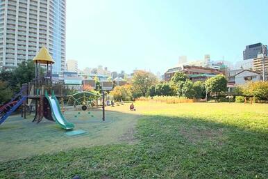 新宿区立富久さくら公園