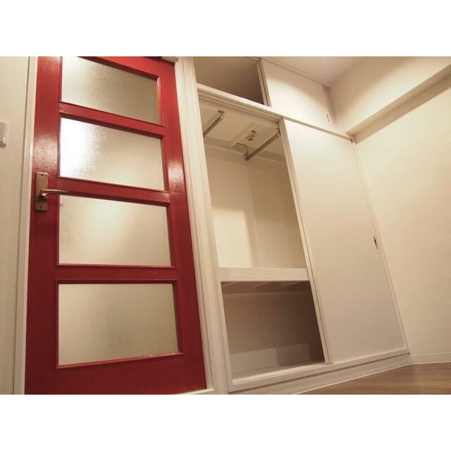 収納たっぷりのクローゼット