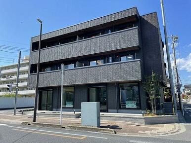 積水ハウス施工、重量鉄骨造３階建てエレベーター付「シャーメゾン」