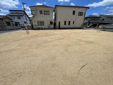 物件北から撮影（正面は賃地住宅）