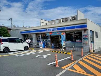 レオパレスティートゥリーの敷地内駐車場です。