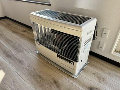 灯油ストーブ新品交換済み。