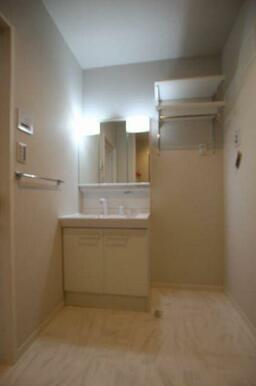 洗髪洗面化粧台になります