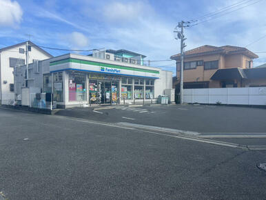 ファミリーマート平塚入野店