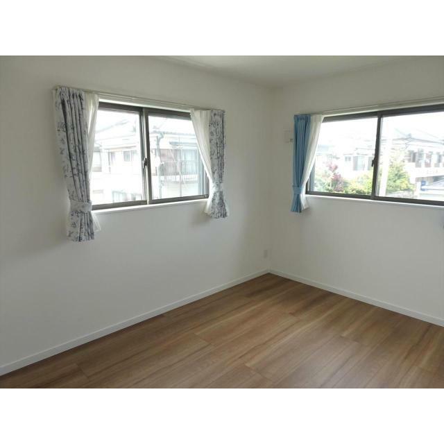 北西側約6帖居室