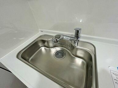「キッチン」シンクも新品のため、気持ちよくご使用いただけます。