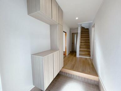 「玄関」靴箱付きです