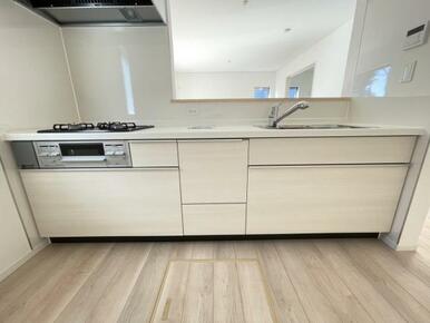 空間を隔てないカウンターキッチンはリビングにいる家族と会話がしやすい仕様＾＾