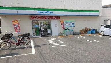 ファミリーマート　下馬駒沢通り店