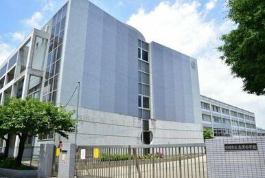 川崎市立高津小学校