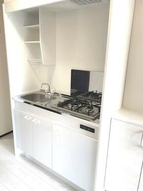 ガス台付きで直ぐに調理が始められます。