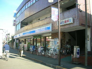 ローソン白糸台店
