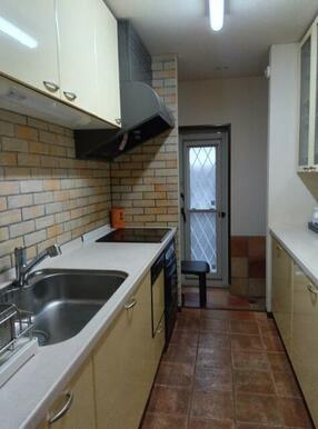 IHコンロのキッチン！収納スペースも豊富