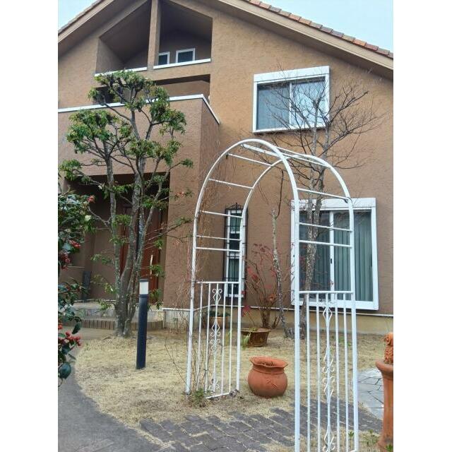 お庭も広いのでガーデニングやバーベキューも楽しめそうです