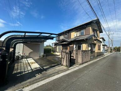 閑静な住宅街に位置している中古戸建♪