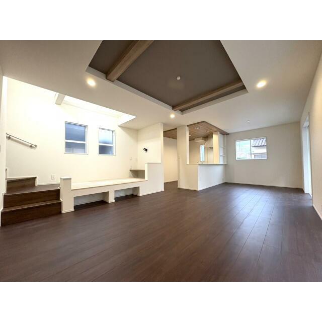 リビング (2)号棟