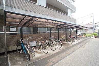 雨の日でも安心して停められる屋根付駐輪場☆