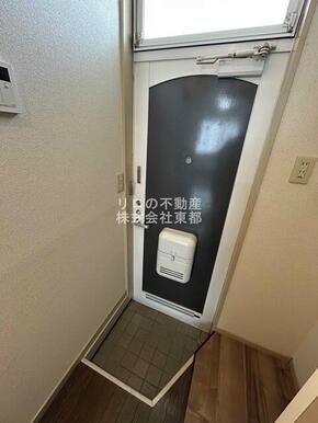 すっきりシンプルな玄関スペースです！