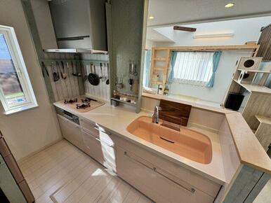 オーダーならではのカラーリングが特徴です。