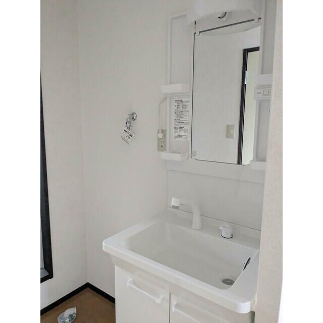 シャワー付洗面化粧台