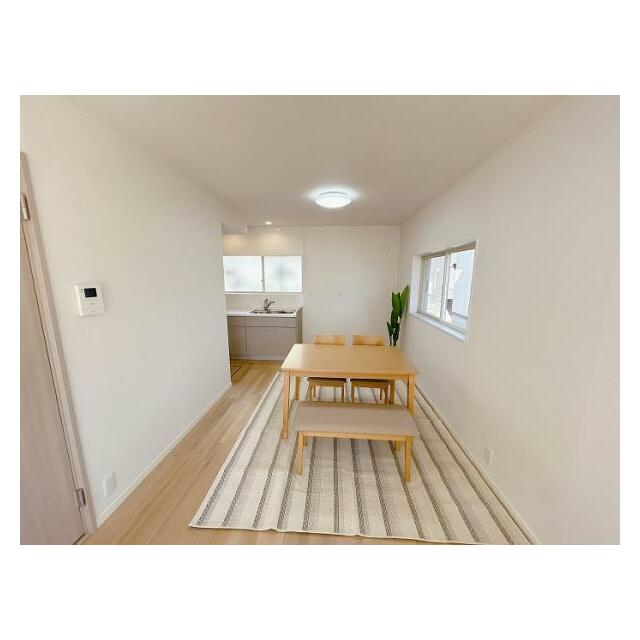 「LDK」ダイニングも広々としております