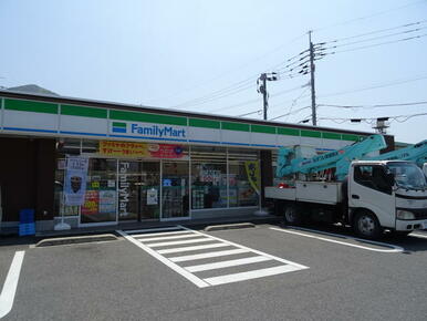 ファミリーマート小倉上富野店