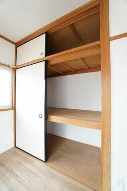 各居室に収納スペースがあるので収納には困りません☆