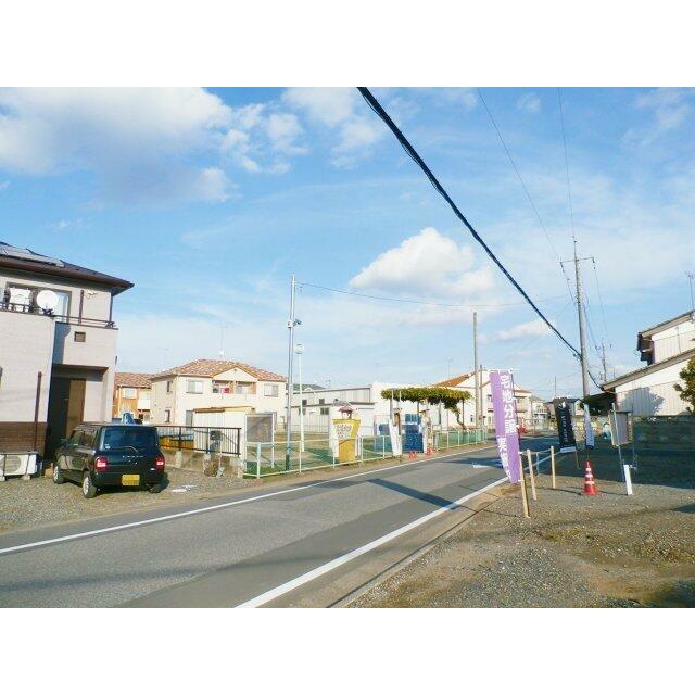 目の前が公園なのでお子様を遊ばしておくのに安心ですね(^^♪