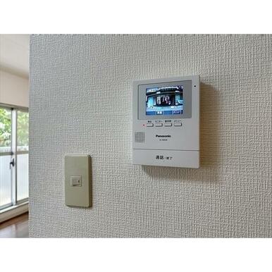 来客は映像で確認できるＴＶドアホン